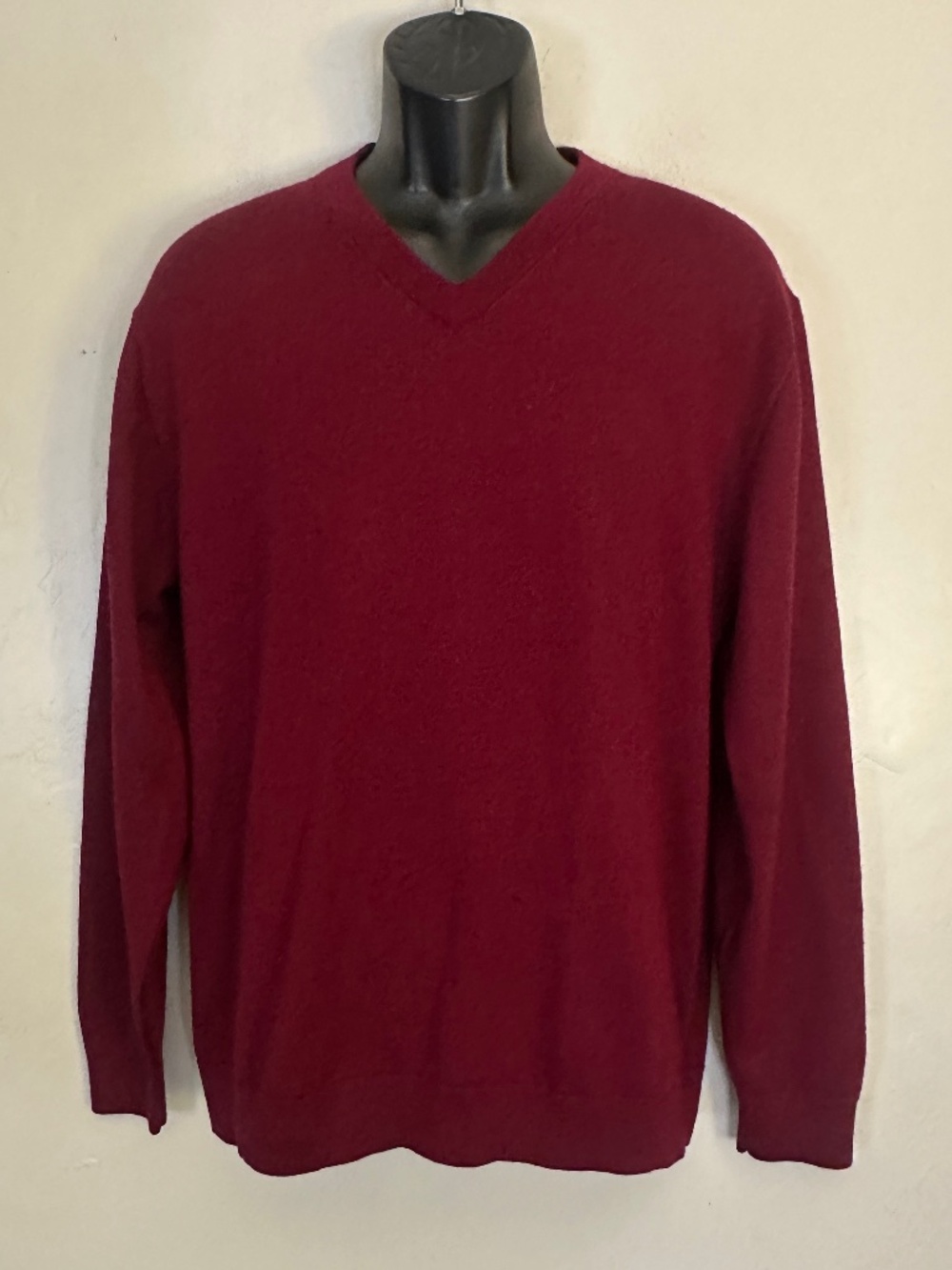 Turnbury Merino V Neck Sweater Large Gently worn 100% extra fine merino wool